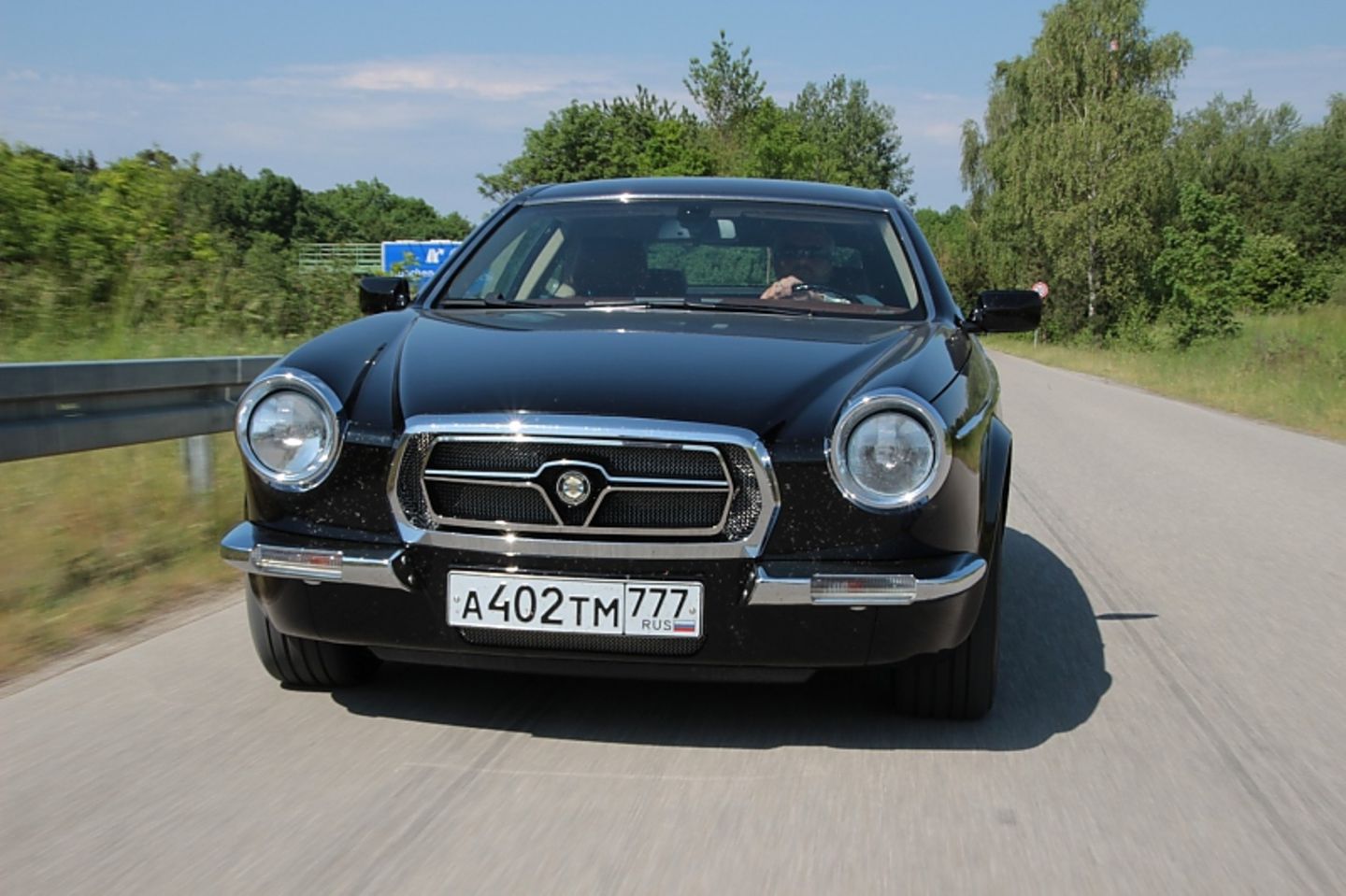 Unter der Bilenkin Karosserie steckt ein BMW 3er der letzten Generation