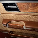 Geigenbauer kümmern sich um das Holz