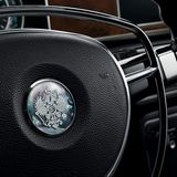 Patriotismus gehört dazu: Der russische Doppeladler auf dem Pralltopf