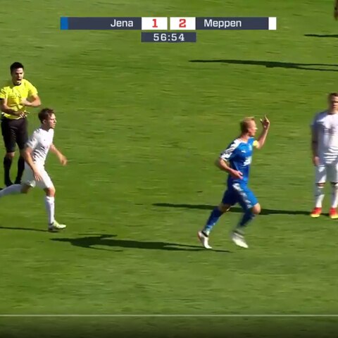 Sören Eismann von Carl Zeiss Jena zog mit seinem Anschlusstreffer die Wut der Meppener auf sich