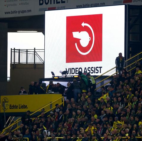 Der Video-Assistent griff beim Spiel BVB gegen Köln gleich zweimal ein