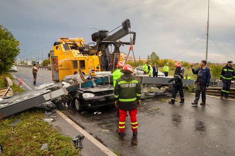 Rettungskräfte sind nach dem Umwetter in Rumänien im Einsatz