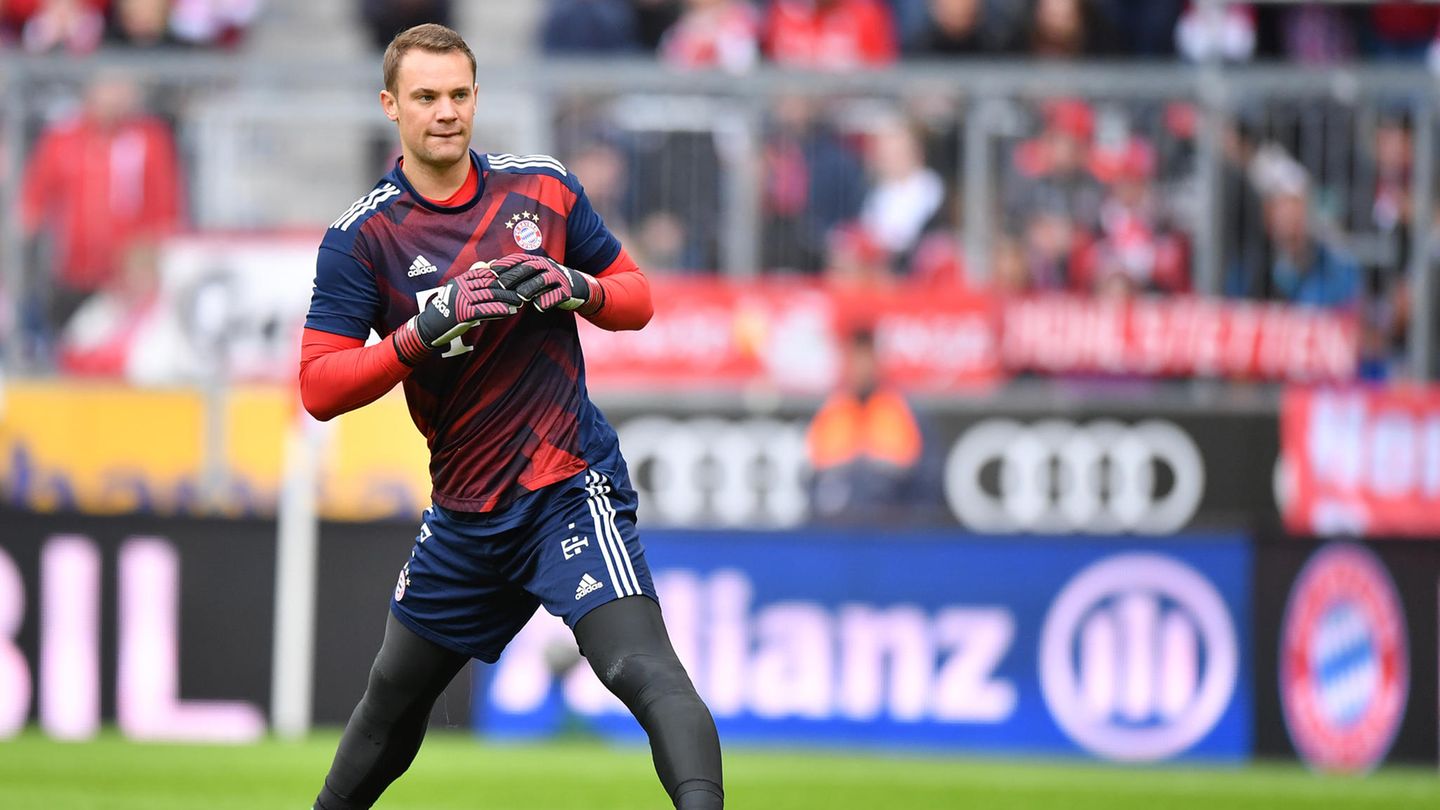 Manuel Neuer bereitet sich auf ein Bundesliga-Spiel vor