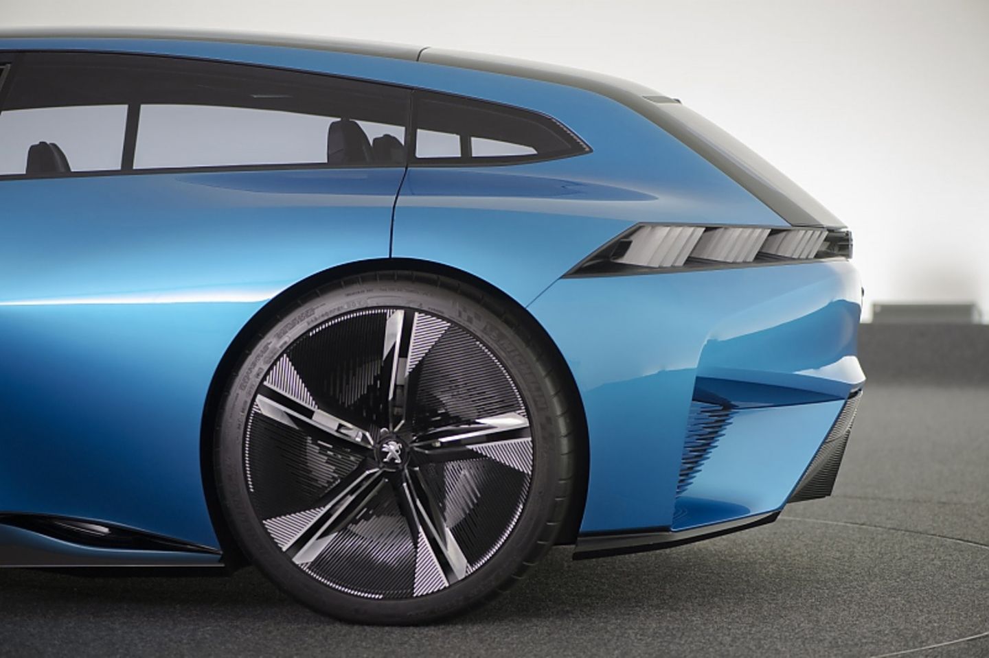 Peugeot Instinct Concept