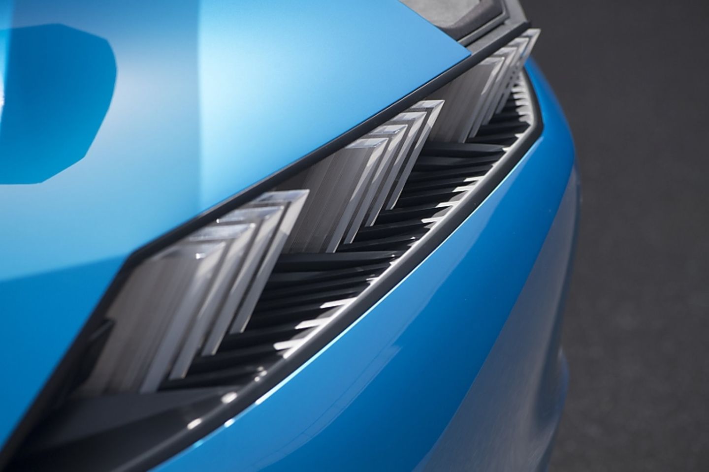 Peugeot Instinct Concept - natürlich gibt es Scheinwerfer in LED-Technik