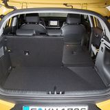 Der Kofferraum ist mit einem Volumen von 352 bis 1.155 Liter durchschnittlich