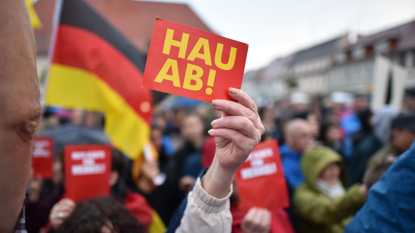 Wahlkampfveranstaltungen der CDU mit Angela Merkel wie hier in Finsterwalde, Brandenburg, wurden zuletzt häufig von Gegendemonstranten gestört