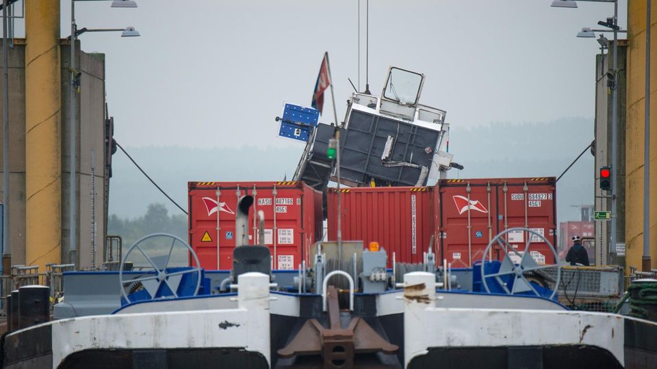 Nachrichten Deutschland - Elbe-Unfall Nachrichten Deutschland - Unfall in einer Schleuse