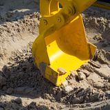 Userin Tina über einen Schildbürger-Streich   "Ein schöner Anblick war auch der Bagger, der mit einem Kipplaster gemeinsam das Volleyballfeld mit neuem, schönem Sand ausgestattet hat. Der fassungslose Lachanfall kam zwei Tage später. Da kamen Bagger und Laster zurück und haben den Sand wieder abgeholt."