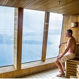 Die Schönheit der Landschaft lässt sich aus der Sauna in Wärme und Ruhe betrachten