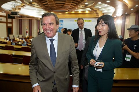 Gerhard Schröder und seine neue Freundin Soyeon Kim