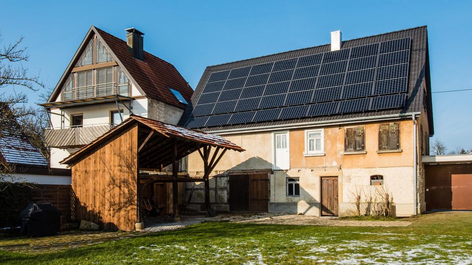Solardach auf einem alten Haus