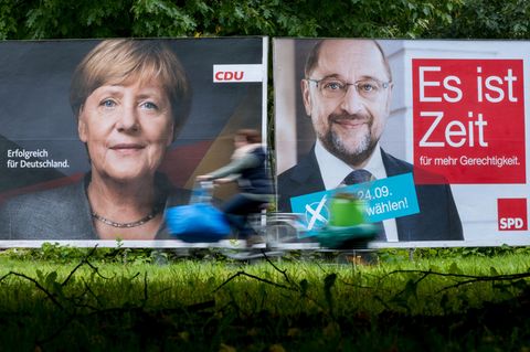 Wahlkampf: Eine Sprachwissenschaftlerin erklärt die Rhetorik von Schulz und Merkel