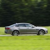 Der Radstand beträgt 2,96 Meter