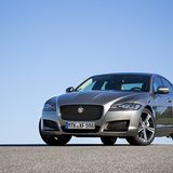 In engen Kurven kann auch der Allradantrieb den Radstand nicht mehr gänzlich kaschieren