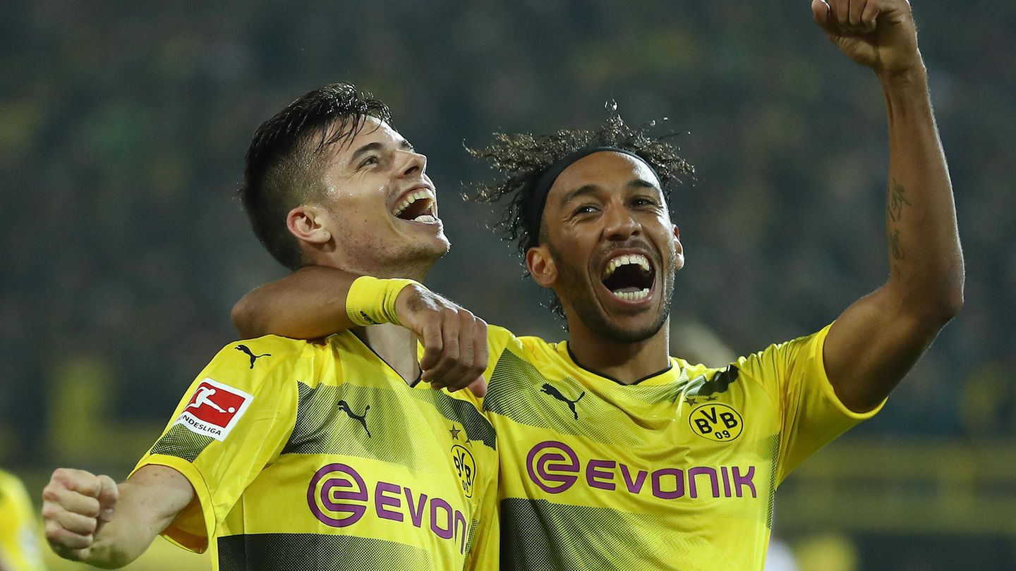Julian Weigl (l.) erzielte bei seiner Rückkehr nach Verletzungspause in die BVB-Startelf gleich ein Tor