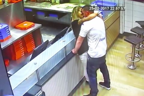 Pärchen hat Sex beim Pizzaholen und muss dafür vor Gericht