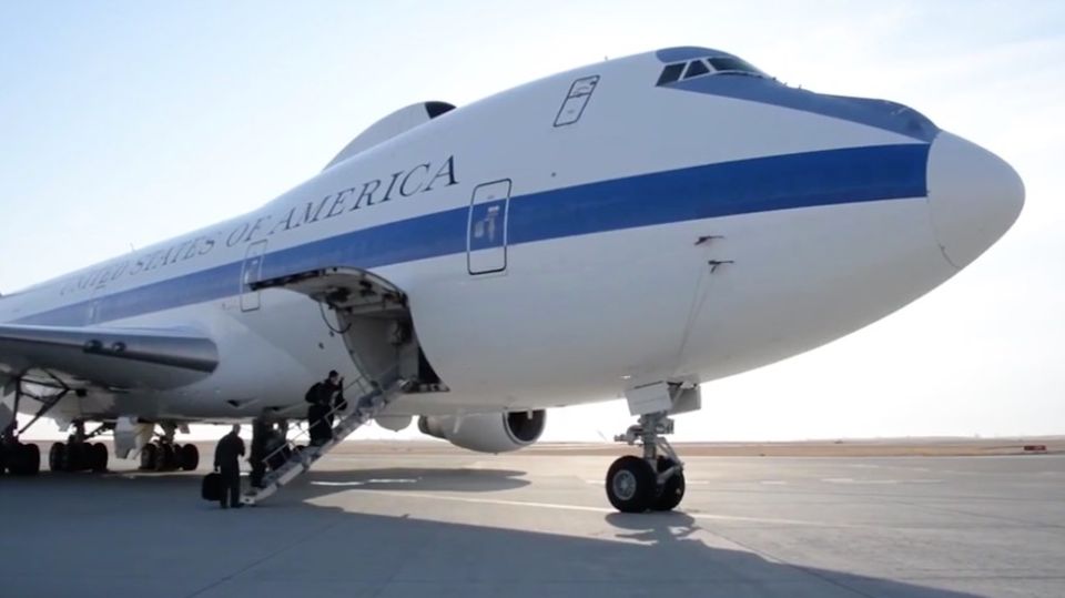 "Doomsday Plane": So sieht Trumps fliegender Krisen-Kommandoposten von innen aus "Doomsday Plane": So sieht Trumps fliegender Krisen-Kommandoposten von innen aus
