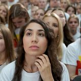 Lange Gesichter gibt es auch bei der Wahlparty der CDU in Berlin - sie kommt der aktuellen Hochrechnung zufolge auf 33,3 Prozent