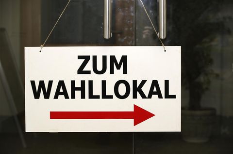 Steigende Wahlbeteiligung: Es treten wieder mehr Bürger den Weg in das Wahllokal an