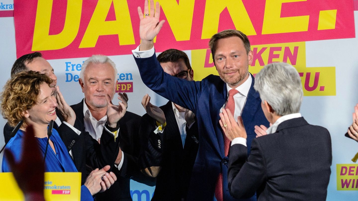FDP feiert Wiedereinzug in den Bundestag - die Netzreaktionen | STERN.de