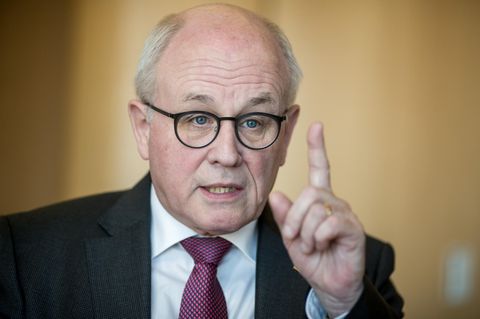 Volker Kauder gilt als einer der engsten Vertrauten Angela Merkels