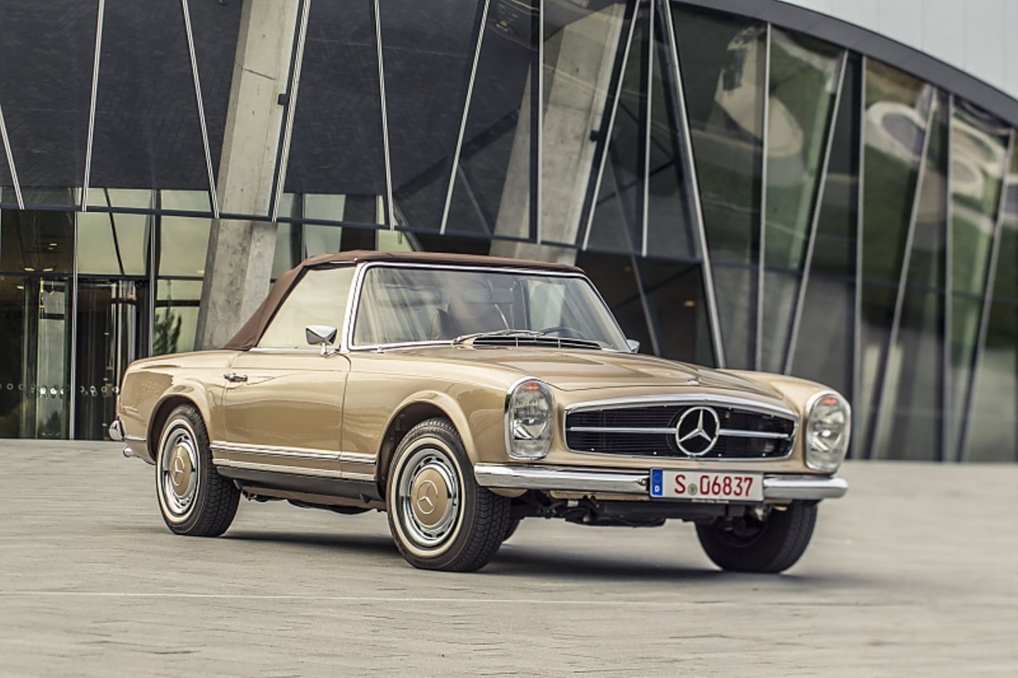 Mercedes 280 SL Pagode W 113 - auch nach über 40 Jahren noch immer eine Schönheit