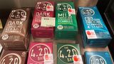 Auch Schokolade und Gummibärchen gibt es mit THC versetzt. Wichtig ist der Hinweis, dass diese nicht für Kinder geeignet ist. Unter 21 Jahren darf man auch in Washington keine Cannabis-Produkte konsumieren.