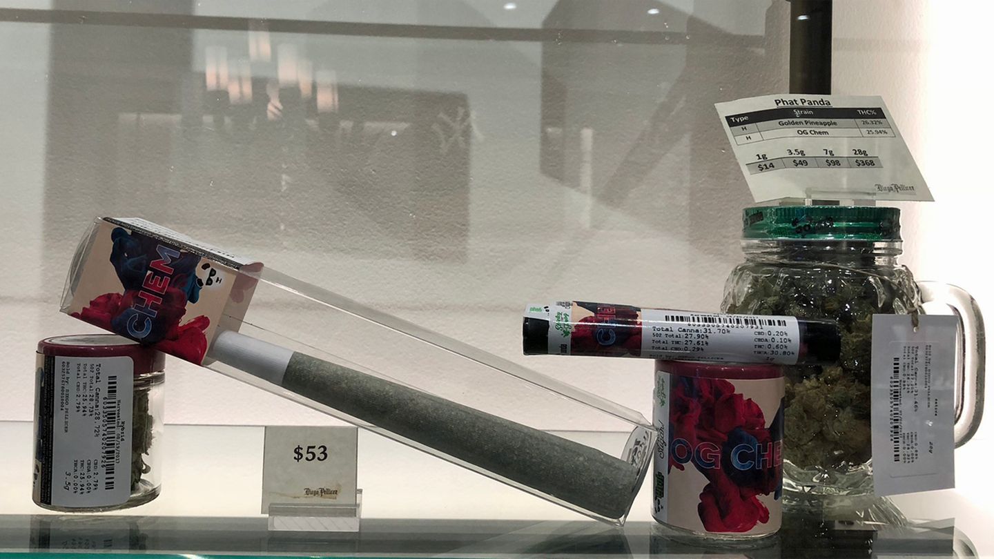 Natürlich sind auch klassische Joints im Programm. Dieses etwa 15 Zentimeter lange Exemplar gibt es für läppische 53 Dollar.