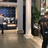 Bis Kiffer in Deutschland so selbstverständlich in Gras-Boutiquen bummeln können, dürften noch einige Jahre ins Land gehen.