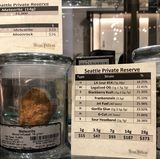 Das aktuell teuerste Produkt im Angebot ist der "Meteroid". Dabei handelt es sich um eine 14 Gramm schwere Cannabis-Blüte, die zudem in Cannabis-Öl eingelegt und mit dem besonders Wirkstoff-intensiven Samenstaub gepudert wurde. Kostenpunkt: satte 1000 Dollar. 