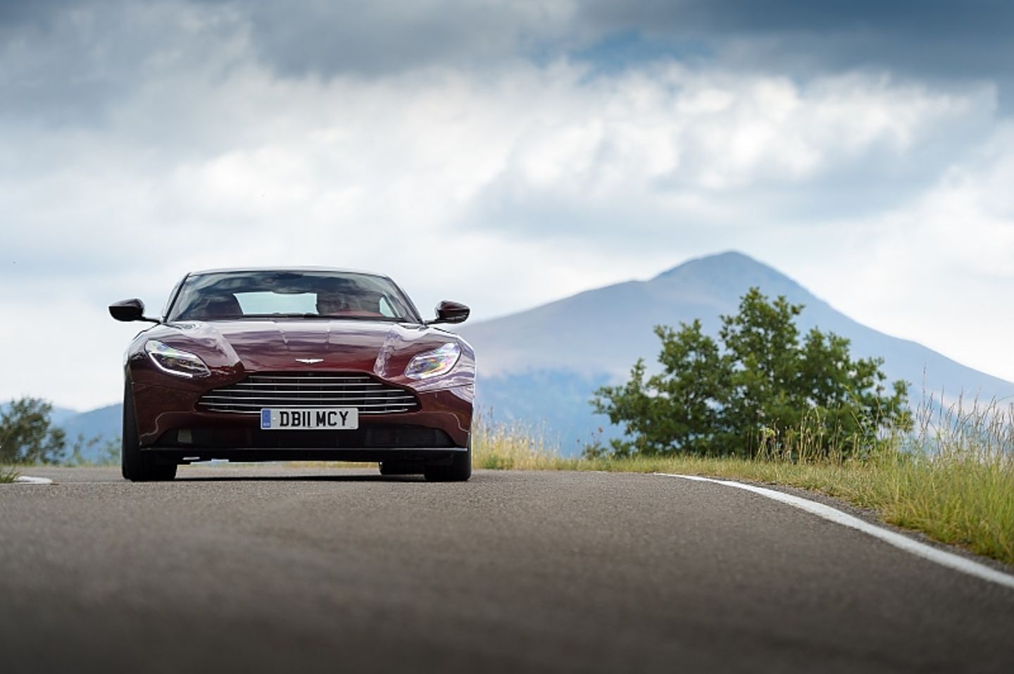 Der Aston Martin DB11 V8 wiegt 1.705 Kilogramm