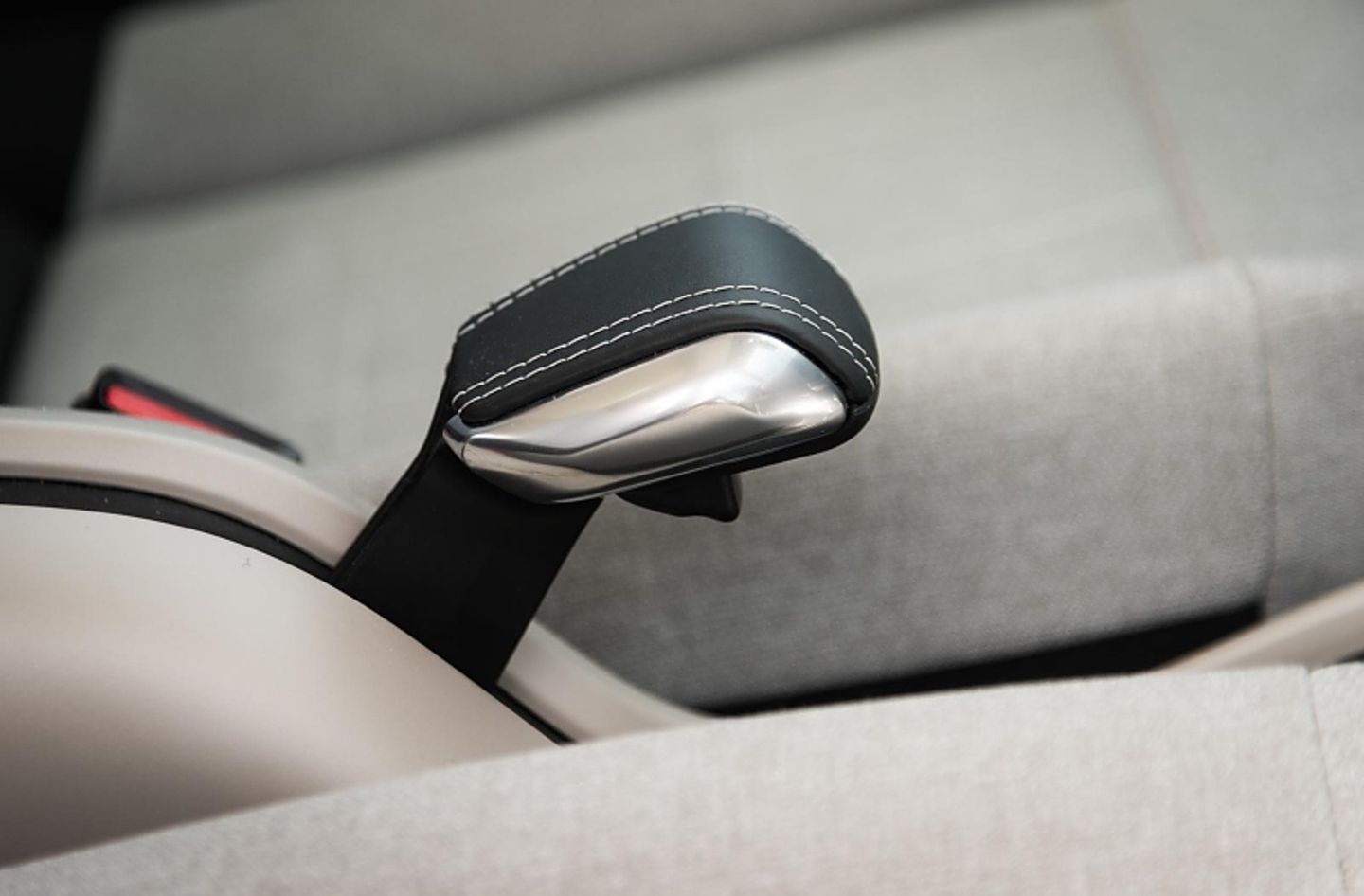 Der Handbremshebel im Citroen C3 Aircross ist etwas gewöhnungsbedürftig