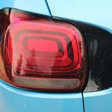 Die Rückleuchten des Citroen C3 Aircross sind dreidimensional herausgearbeitet