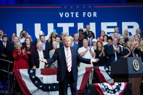 Donald Trump trommelt für Luther Strange