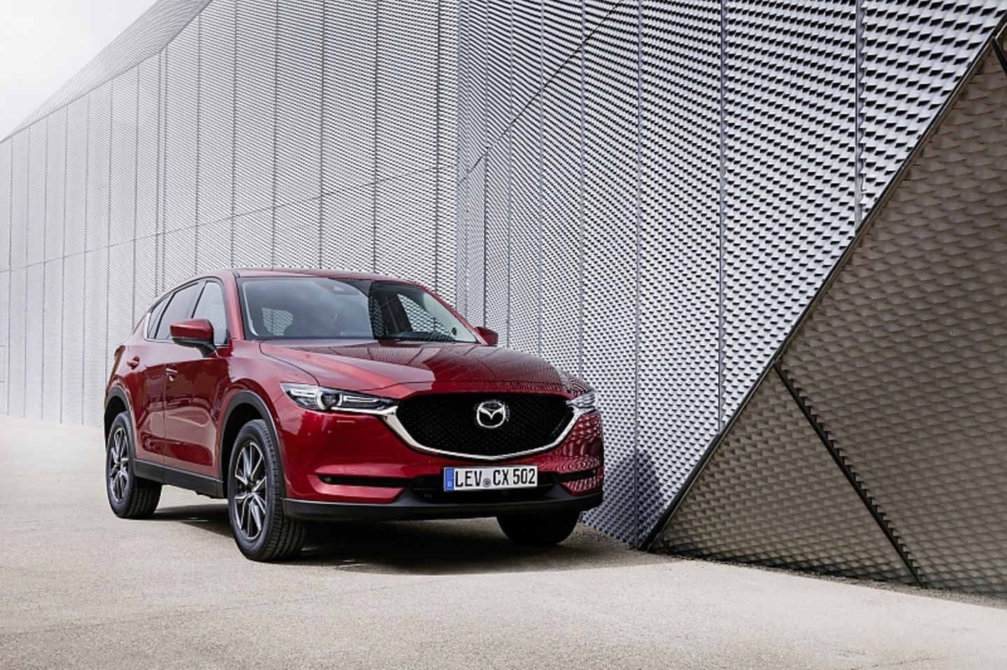 Äußerlich unterscheidet den Mazda CX-5 Skyactiv-G 194 nichts von den anderen CX-5M-Modellen