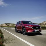 Der Mazda CX-5 Skyactiv-G 194 schwimmt gut im Verkehr mit