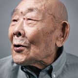 Kiichiero Nakajima - geboren am 2. Februar 1914 in Hamatonbetsu, Hokkaido (Japan)  Nakajima lächelt gern und viel - auf Fotos, aber auch im Alltag. Leicht hatte er es nie: Der Japaner arbeitete in seiner Jugend als Fischer. Doch dann wurden die Fänge weniger und Nakajima begann, in einer Eisenfabrik zu schuften. Seinen Lebensmut hat er nie verloren: Er liebt es, zu lesen und freut sich besonders, wenn ihn seine Enkel besuchen kommen. Der Japaner achtet sorgsam auf sein Äußeres - erst neulich hat er seine Schuhe auf Hochglanz poliert.