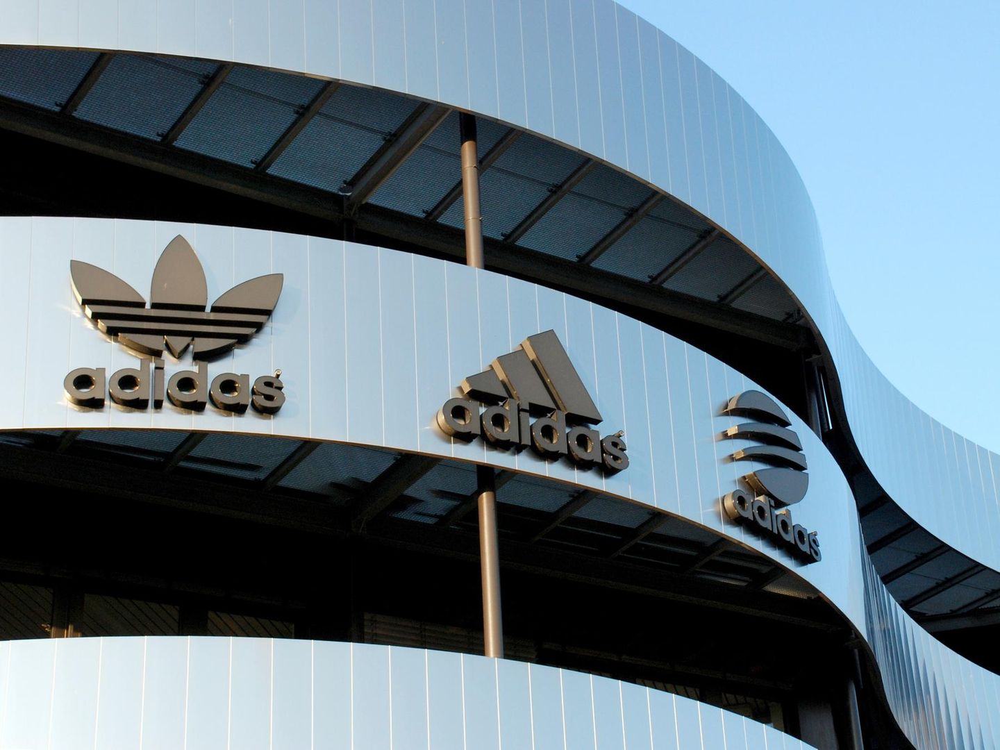 Adidas-Manager verhaftet: FBI enthüllt College-Basketball | STERN.de