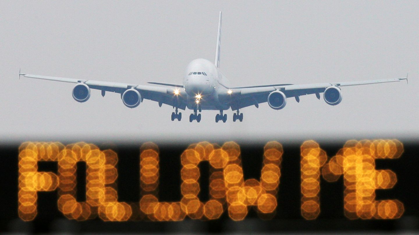 A380 im Landeanflug auf den Frankfurter Flughafen