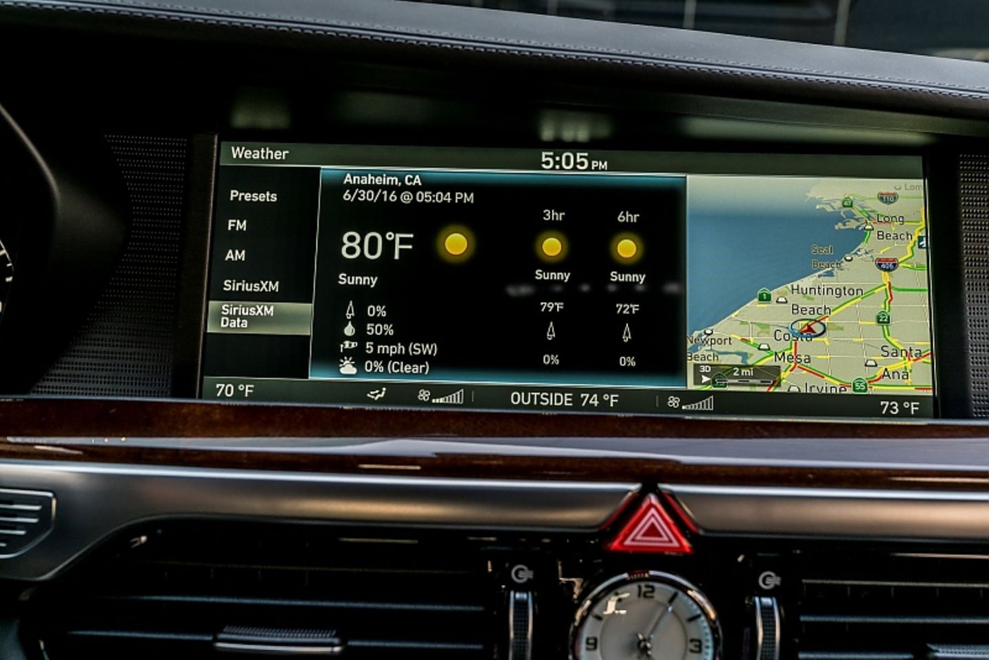 Genesis G90 5.0 - 12,3 Zoll großer Multifunktionsbildschirm im Armaturenbrett