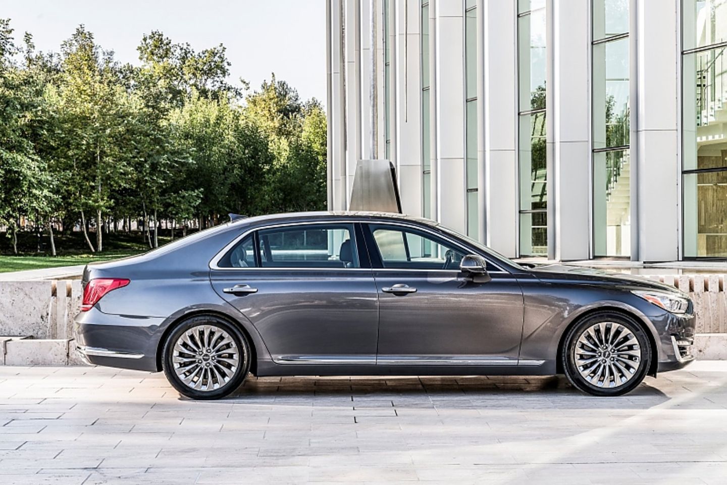 Genesis G90 5.0 - der Radstand beträgt 3,16 Meter