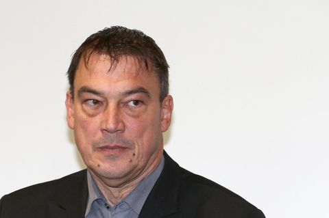 Linus Förster vor dem Landgericht Augsburg