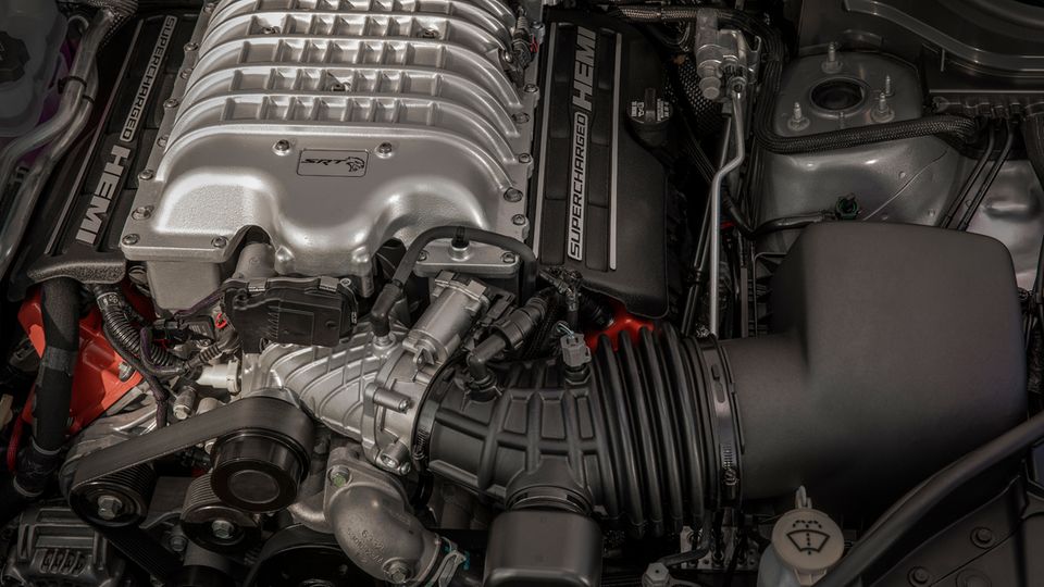 Jeep Grand Cherokee Trackhawk: Das 6,2-l-V8-Triebwerk des Trackhawk bringt es auf 700 PS und 868 Newtonmeter maximales Drehmoment. Das 6,2-l-V8-Triebwerk des Trackhawk bringt es auf 700 PS und 868 Newtonmeter maximales Drehmoment.