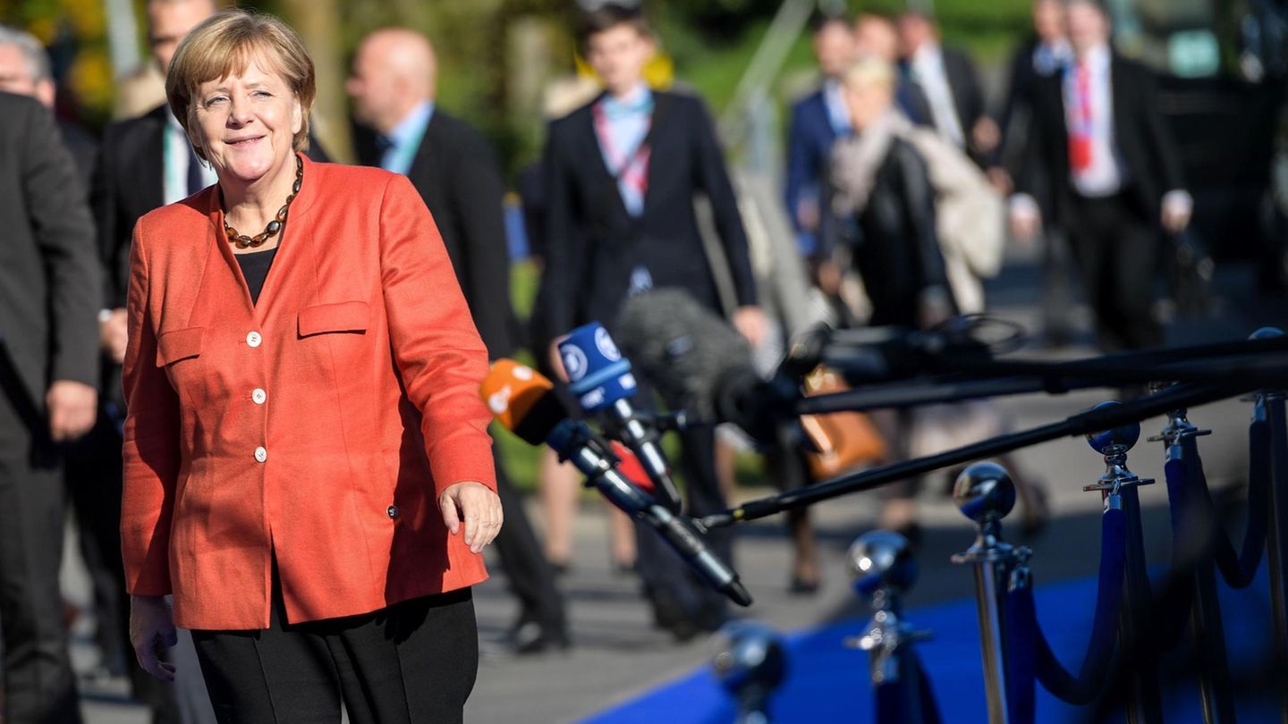 Angeschlagen? Merkel versucht beim EU-Gipfel zu merkeln - und war dabei stets bemüht