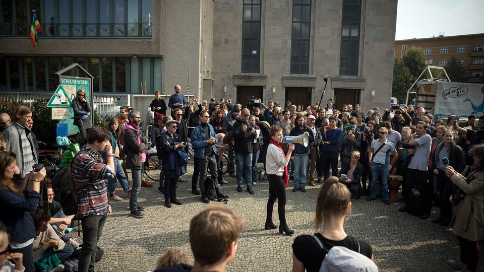 Plenum nach Räumung der Volksbühne Plenum nach Räumung der Volksbühne