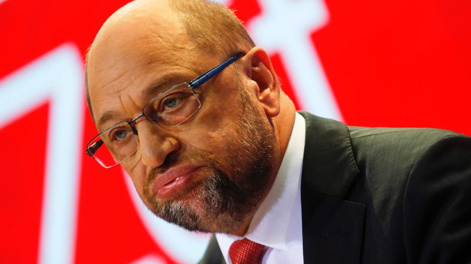 Raus aus der Verantwortung und rein ins Vergnügen: Als Martin Schulz am Wahlabend den Gang in die Opposition verkündete, juchzten und jubelten die Genossen in der Parteizentrale.