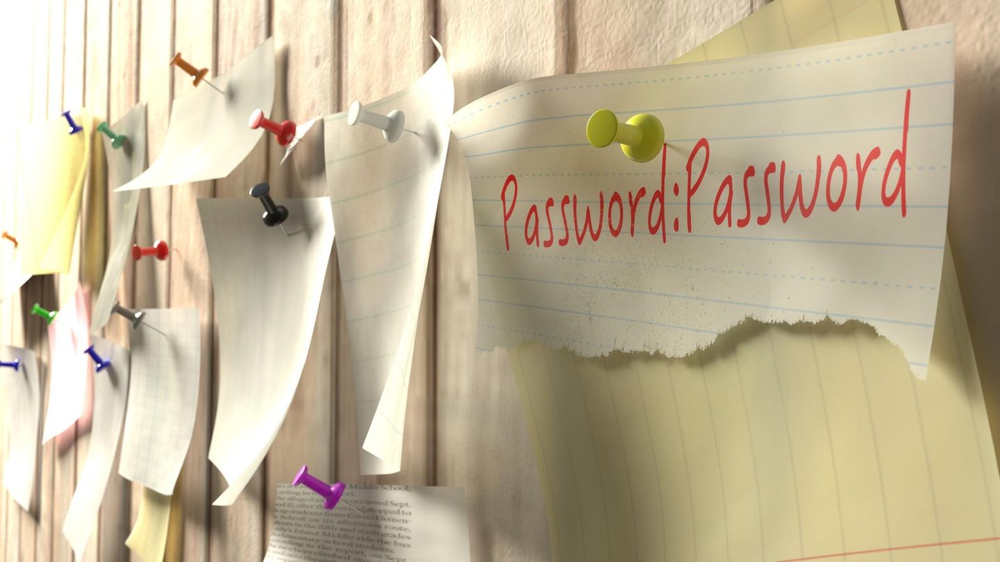 Ein Passwort, das an einer Pinnwand hängt