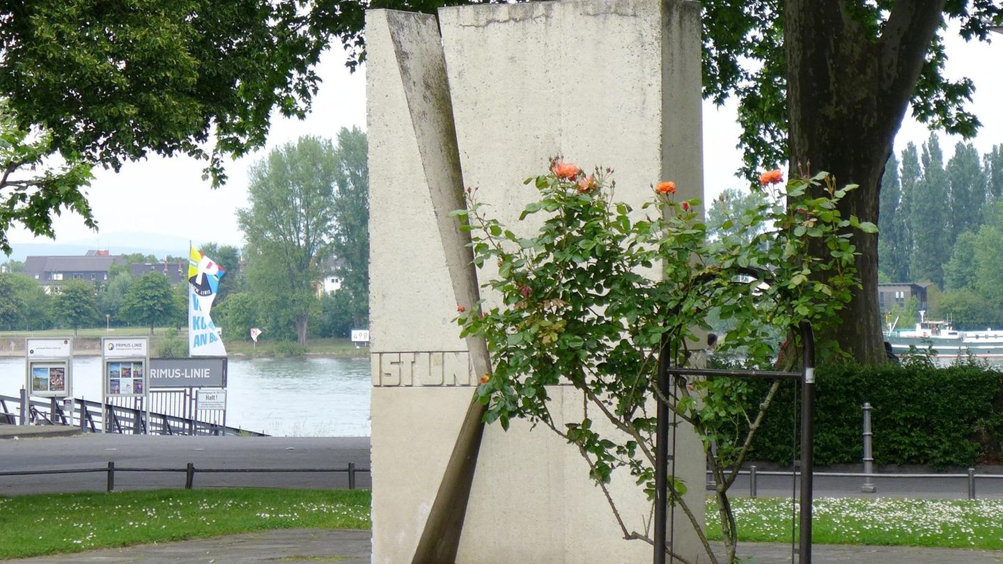 Das Mahnmal der Deutschen Einheit in Mainz: In der rheinland-pfälzischen Landeshauptstadt wird der 27. Jahrestag der Wiedervereinigung gefeiert