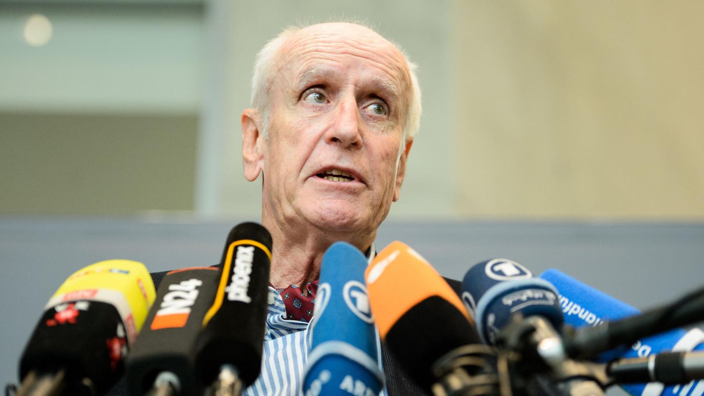 Albrecht Glaser (AfD) zog mit seinen Äußerungen Kritik auf sich, will aber trotzdem fürs Bundestagspräsidium kandidieren